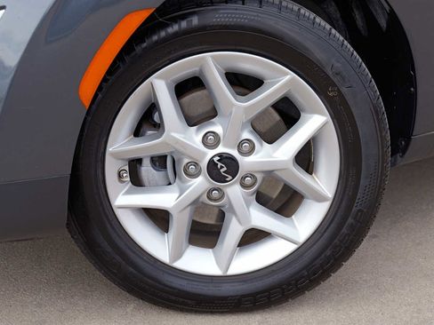 Certified 2024 Kia Soul LX w/ Option Group 015 image 2