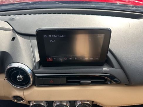 Used 2019 MAZDA MX-5 Miata RF Grand Touring image 23