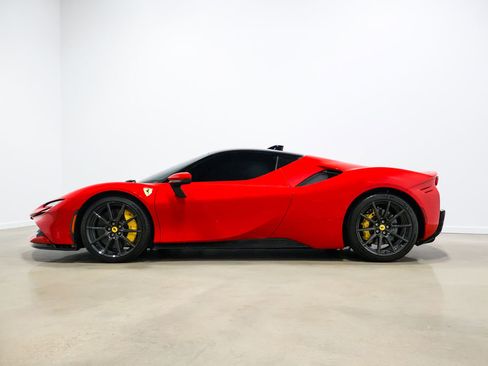 Used 2022 Ferrari SF90 Stradale AWD/4WD image 13