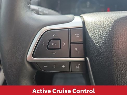 Used 2024 Toyota Grand Highlander XLE image 28