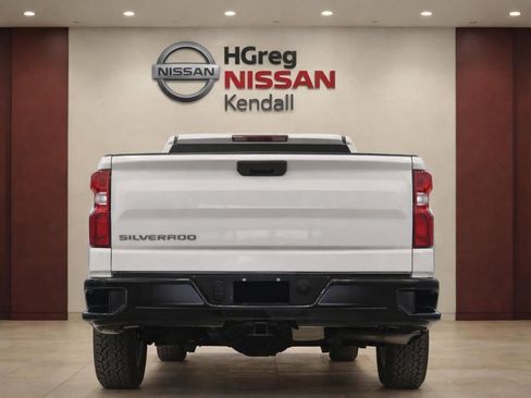 Used 2021 Chevrolet Silverado 1500 W/T AWD/4WD image 5