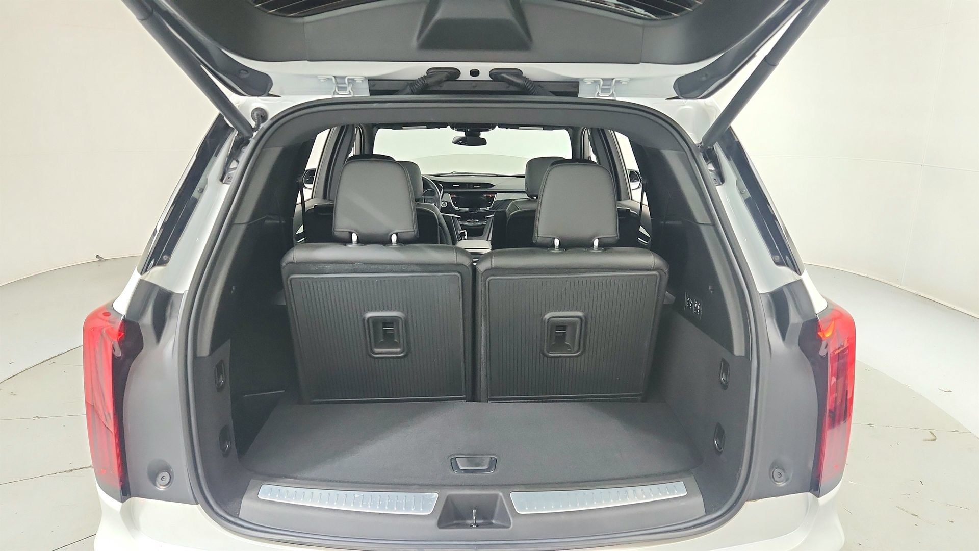 Certified 2024 Cadillac XT6 Premium Luxury w/ LPO, Floor Liner Package AWD/4WD image 26