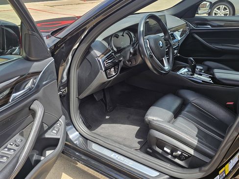 Used 2018 BMW 530e w/ Premium Package 2 image 27