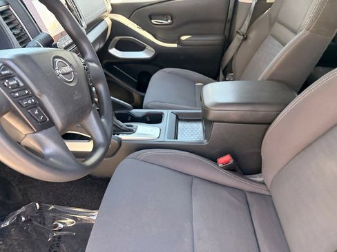 Certified 2024 Nissan Frontier SV RWD image 17