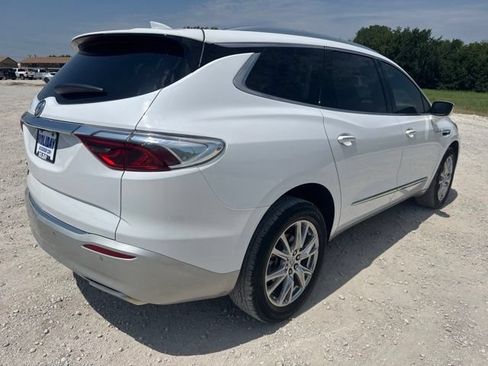 Used 2024 Buick Enclave Premium FWD image 7