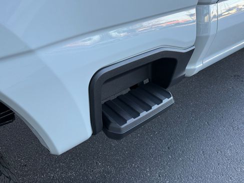 Used 2025 Ford F250 Platinum image 23