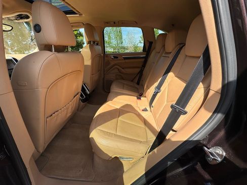 Used 2014 Porsche Cayenne AWD/4WD image 17