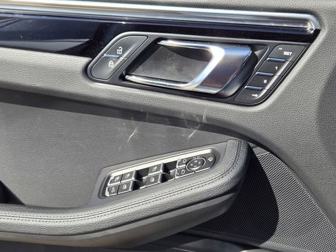 Used 2022 Porsche Macan image 26