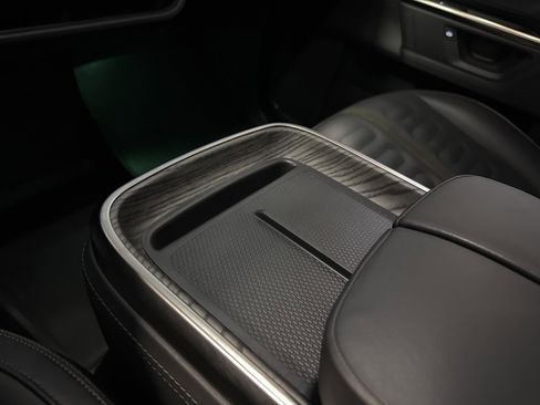 Used 2025 Rivian R1S Adventure image 47