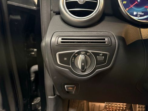 Used 2022 Mercedes-Benz GLC 300 4MATIC image 11