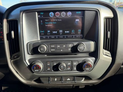 Used 2019 Chevrolet Silverado 1500 LT w/ All Star Edition image 40