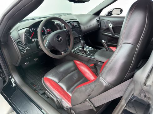 Used 2007 Chevrolet Corvette Z06 w/ Preferred Equipment Group RWD image 2