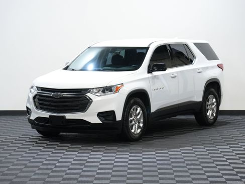 Used 2020 Chevrolet Traverse L FWD image 3