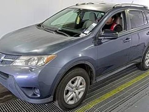 Used 2013 Toyota RAV4 LE image 1