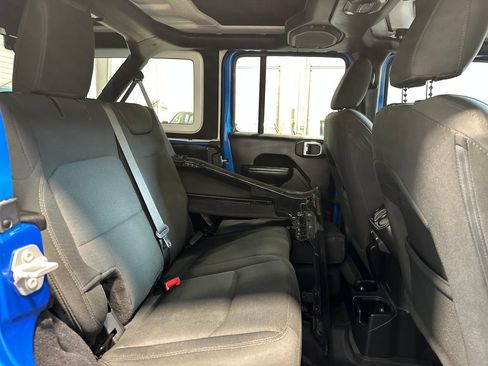Used 2023 Jeep Wrangler Unlimited Sport AWD/4WD image 38