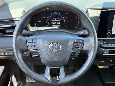 Used 2025 Toyota Camry LE FWD image 11