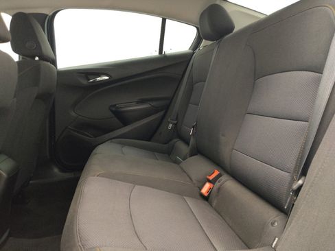 Used 2018 Chevrolet Cruze LS image 18