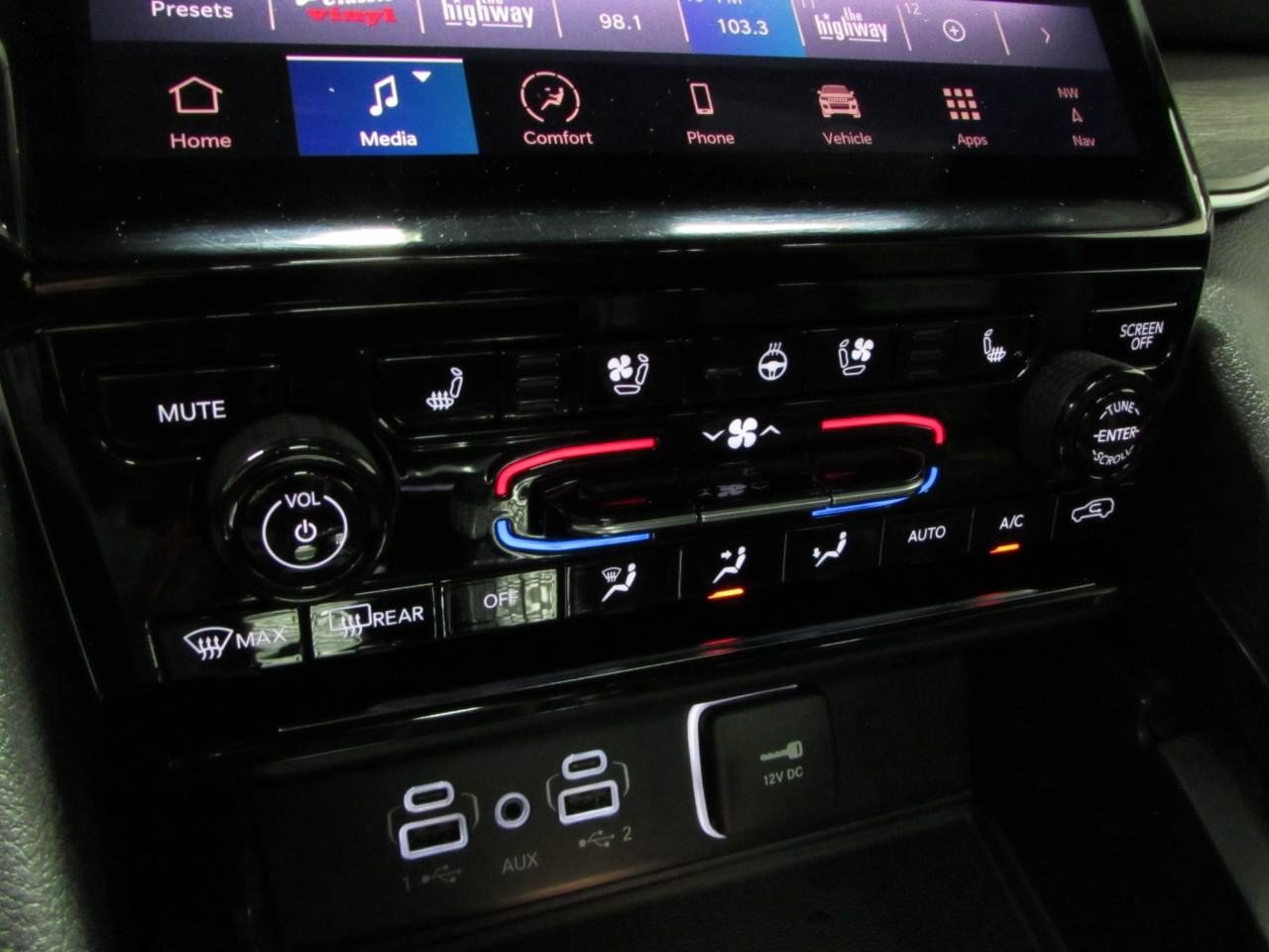 Used 2024 Jeep Grand Cherokee L Limited w/ Luxury Tech Group II AWD/4WD image 34