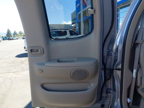 Used 2001 Toyota Tundra Limited w/ Off-Road Pkg AWD/4WD image 24