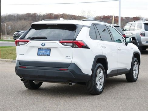 Used 2021 Toyota RAV4 XLE image 7