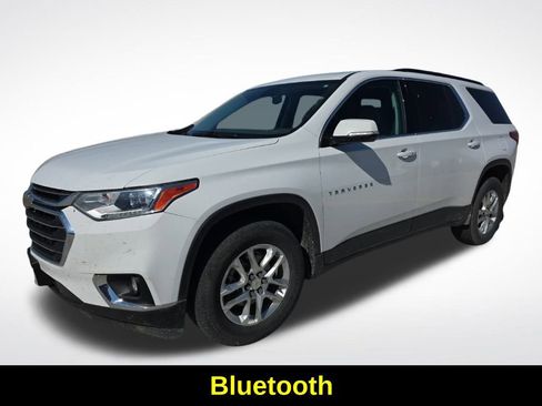 Used 2020 Chevrolet Traverse LT image 2