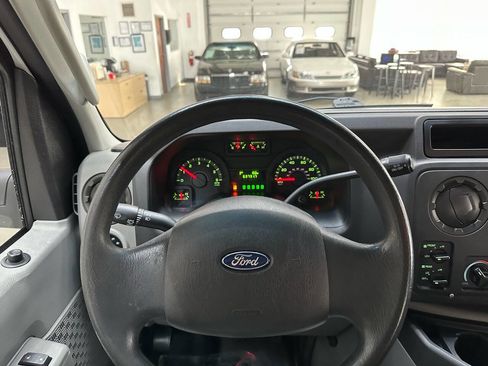 Used 2012 Ford E-250 and Econoline 250 w/ PWR Group image 20