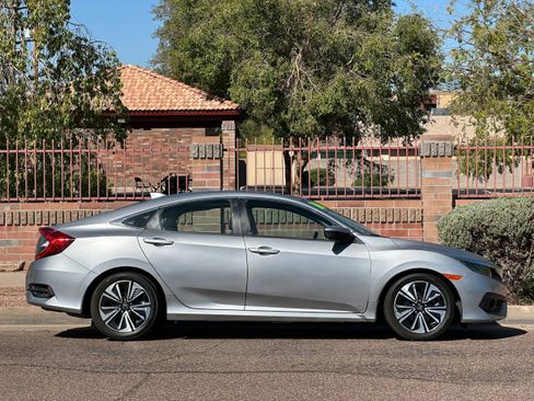 Used 2016 Honda Civic EX-L image 9