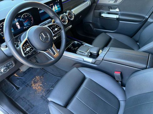 Certified 2022 Mercedes-Benz GLB 250 4MATIC image 11