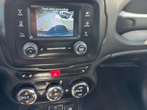 Used 2017 Jeep Renegade Limited AWD/4WD image 30