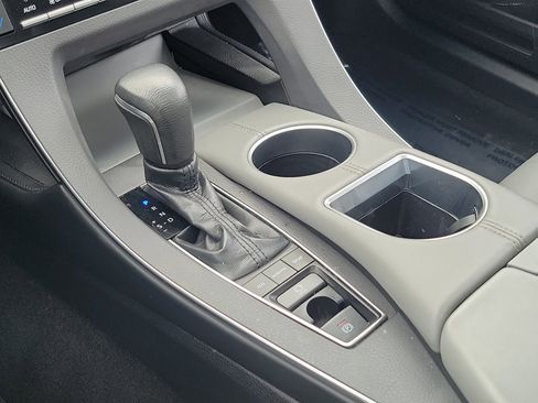 Certified 2019 Toyota Avalon XLE w/ Moonroof Package FWD image 31