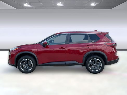Used 2024 Nissan Rogue SV AWD/4WD image 2