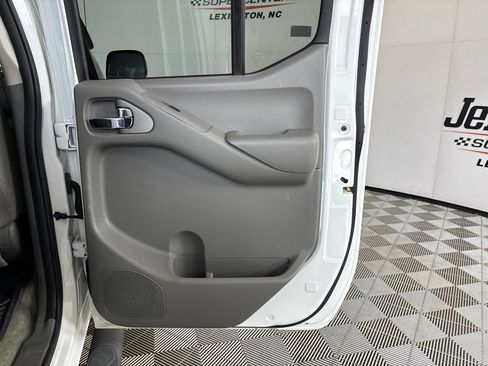 Used 2016 Nissan Frontier SV RWD image 24