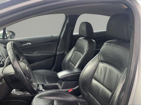 Used 2018 Chevrolet Cruze Premier image 23