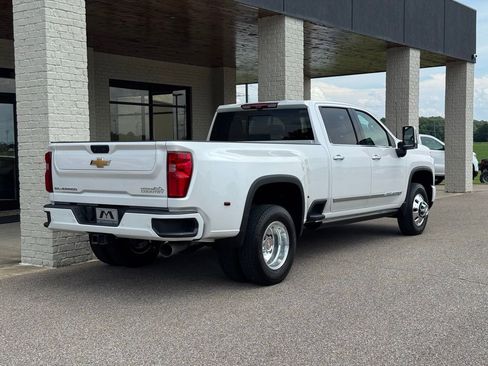Used 2024 Chevrolet Silverado 3500 High Country w/ Technology Package AWD/4WD image 13