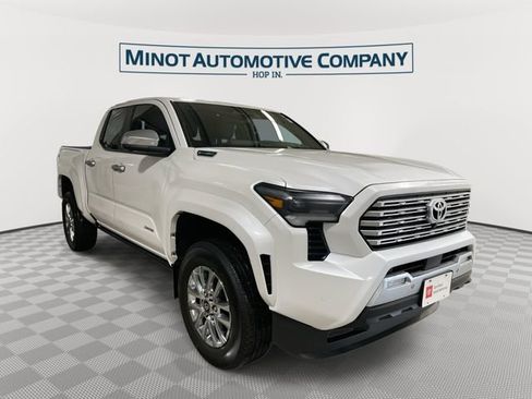 Used 2025 Toyota Tacoma Limited AWD/4WD image 1