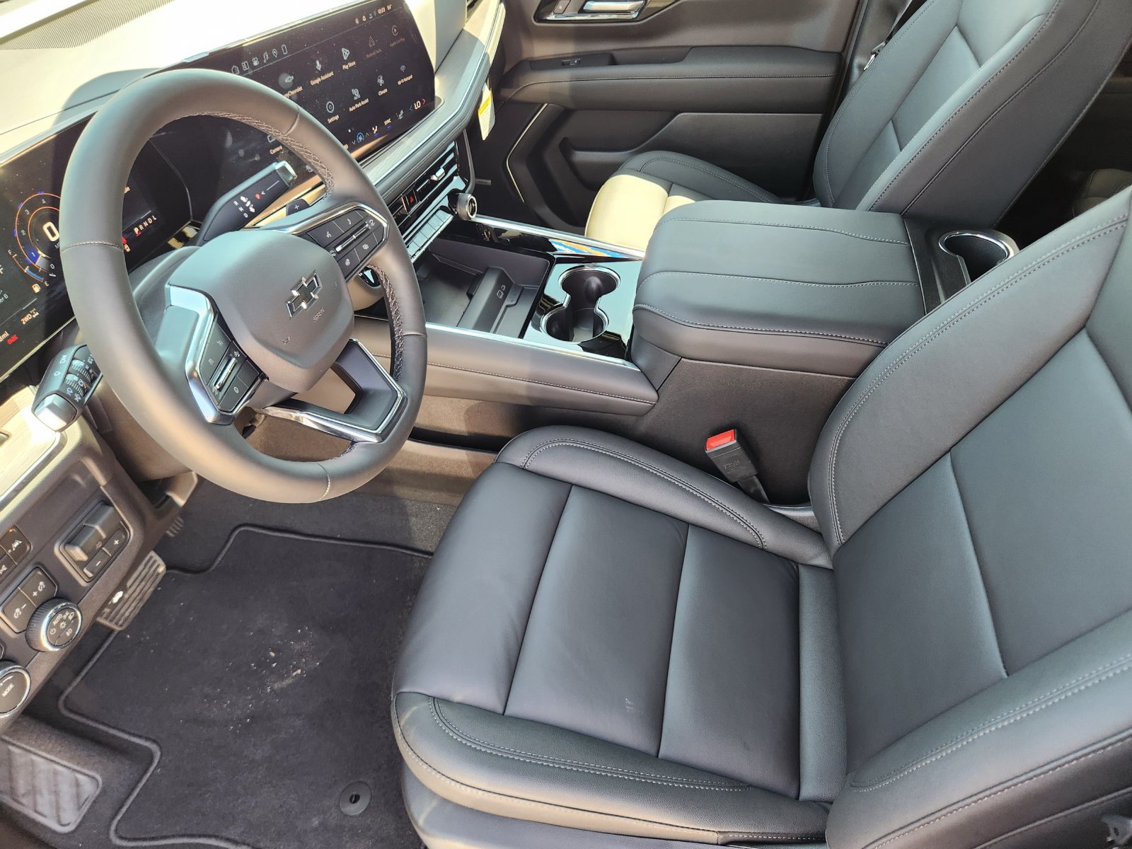 New 2027 Chevrolet Tahoe Z71 w/ Comfort Package AWD/4WD image 13