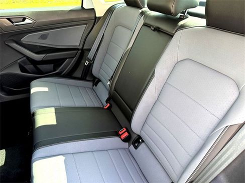 New 2025 Volkswagen Jetta SE image 18