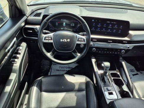 Used 2025 Kia Telluride S AWD/4WD image 3