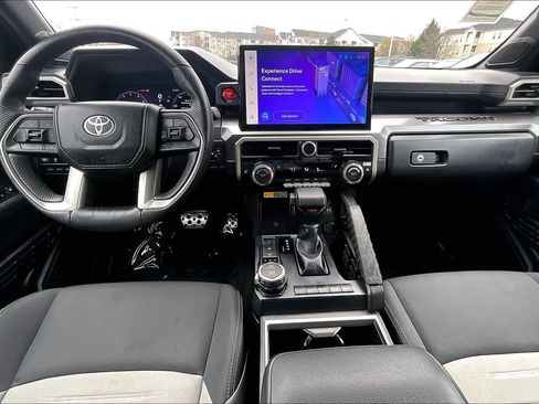 Used 2024 Toyota Tacoma TRD Sport image 14