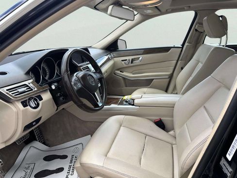 Used 2016 Mercedes-Benz E 350 4MATIC Sedan w/ Premium Package image 9