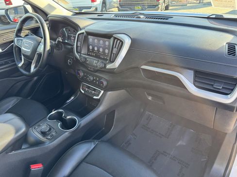 Used 2024 GMC Terrain SLT image 7