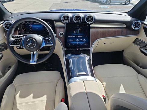 Used 2025 Mercedes-Benz GLC 350e 4MATIC image 20