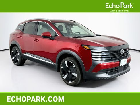 Used 2025 Nissan Kicks SR FWD image 1