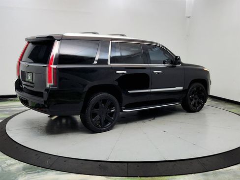Used 2019 Cadillac Escalade Luxury AWD/4WD image 5