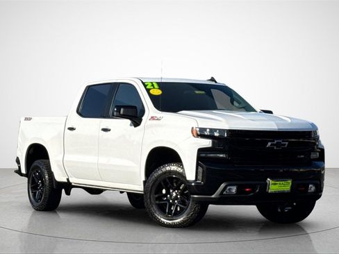 Used 2021 Chevrolet Silverado 1500 LT Trail Boss w/ Bed Protection Package image 2