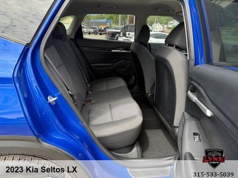 Used 2023 Kia Seltos LX AWD/4WD image 29