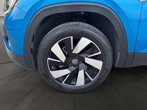 Used 2024 Volkswagen Atlas Cross Sport SE FWD image 14