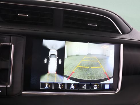 Used 2024 GMC Yukon XL Denali w/ Max Trailering Package AWD/4WD image 12