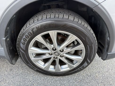Used 2016 Toyota RAV4 Limited AWD/4WD image 22