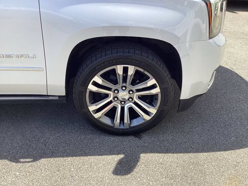 Used 2018 GMC Yukon Denali w/ Denali Ultimate Package AWD/4WD image 23
